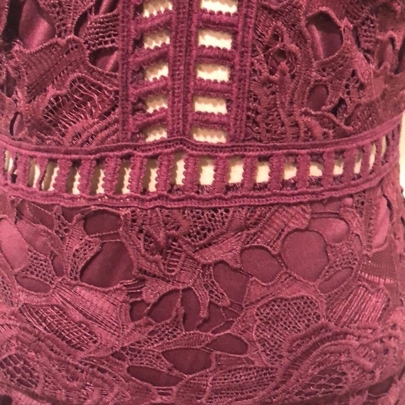 Urban Outfitters Mini Dress Size XS Burgundy Red Floral Guipure Lace - Picture 3 of 10